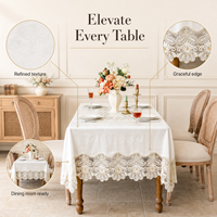 Nappe rectangulaire blanche élégante avec bordure florale Paisley et bord ondulé pour dîner formel, mariage, événement, décoration de thé