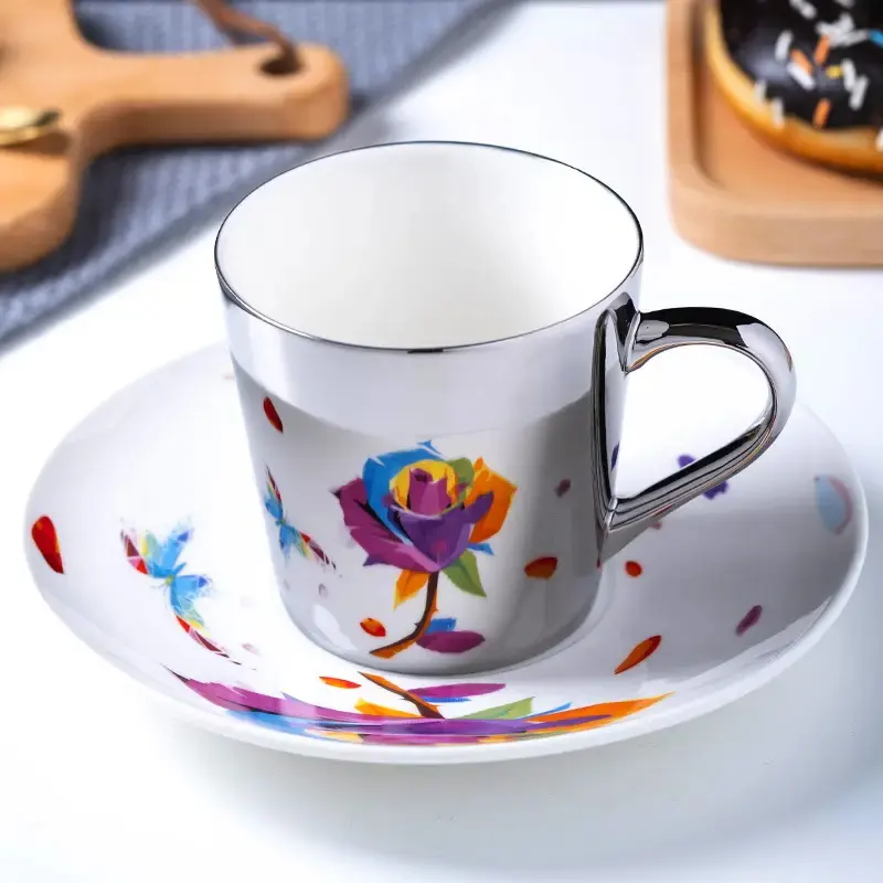2023 nuovo Design placcatura elettrolitica oro porcellana ceramica specchio riflesso caffè Espresso tazza tazza e piattino