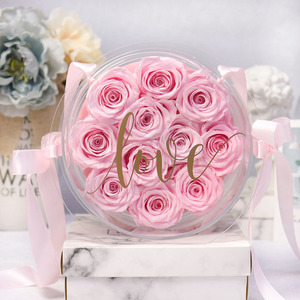 Rosa Eterna in Scatola <span class=keywords><strong>Regalo</strong></span> Rotonda in Acrilico con Decorazione LOVE, Nastro e Manico, Romantico Souvenir <span class=keywords><strong>per</strong></span> <span class=keywords><strong>Lei</strong></span> - Product Image 1