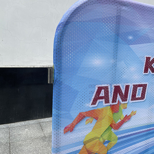 Cubierta de Barrera Personalizada de Tela Tensada para Control de Multitudes, Fácil de Instalar - Product Image 4