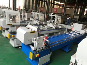 Machine à découper à double tête CNC LJP2Z-400-3500-1 pour la découpe d'angles à 45 et 90 degrés de cadres de fenêtres en PVC/UPVC - Product Image 5