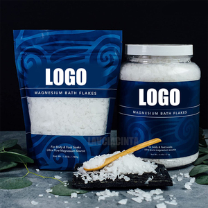 Flocons <span class=keywords><strong>de</strong></span> <span class=keywords><strong>chlorure</strong></span> <span class=keywords><strong>de</strong></span> <span class=keywords><strong>magnésium</strong></span> naturel ultra pur 100% dans un emballage refermable utilisé pour le <span class=keywords><strong>bain</strong></span> ou le trempage des pieds - Product Image 6
