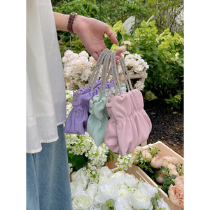 Sac bandoulière plissé effet nuage avec chaîne et boucle magnétique en strass pour tenues quotidiennes Rose Vert Violet Noir - Product Image 2