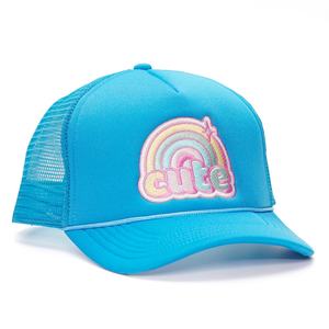 Gorras Trucker Personalizadas de 5 Paneles con Logotipo Bordado en Espuma, Cuerda Blanca y Parte Trasera de Malla Azul - Product Image 3