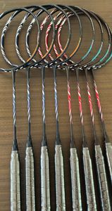 Vente en gros de raquettes de badminton 100ZZ 4U ultra-légères 80-84g non cordées |   46T Fibre de carbone polyvalente |   Usine de fabrication de raquettes personnalisées OEM - Product Image 6