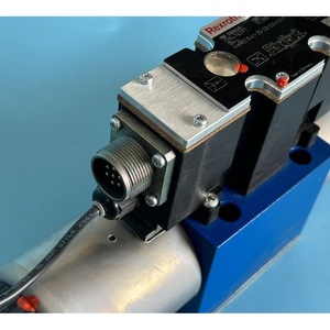 Válvula Direccional Proporcional Rexroth 4WREE 10 W1-25-2X G24K31 F1V 315 Bar 250 L/min, Válvula Hidráulica de Acero Inoxidable - Product Image 1