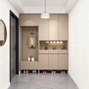 Armoire à chaussures en bois massif sur mesure pour la maison <span class=keywords><strong>avec</strong></span> <span class=keywords><strong>banc</strong></span> intégré <span class=keywords><strong>et</strong></span> <span class=keywords><strong>porte</strong></span>-<span class=keywords><strong>manteau</strong></span> placé dans le hall <span class=keywords><strong>d</strong></span>'<span class=keywords><strong>entrée</strong></span> ou le foyer - Product Image 4