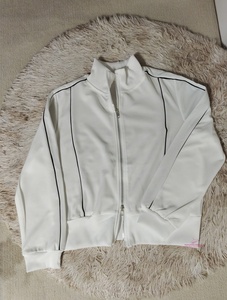 Das meist verkaufte Kontrast-Damen-Top-und Bottom-Set Modische Damen-Casual-Sets Klassische Damen-Sportswear-Sets - Product Image 6