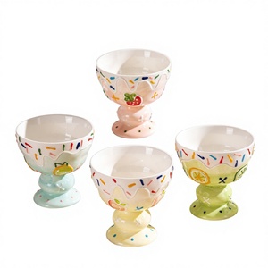 Taza de postre de tacón alto <span class=keywords><strong>con</strong></span> relieve pintado a mano, de diseño atractivo, tipo copa <span class=keywords><strong>para</strong></span> niña, <span class=keywords><strong>con</strong></span> diseño de dibujos animados, <span class=keywords><strong>para</strong></span> oficina, apta <span class=keywords><strong>para</strong></span> microondas - Product Image 1