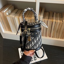 Bolsos de Mano Pequeños de Metal para Mujer, Bolso de Moda para Chicas, Bolso de Mano para Fiesta, Bolsos de Mano para Mujer, Bolsa de Cosméticos - Product Image 2