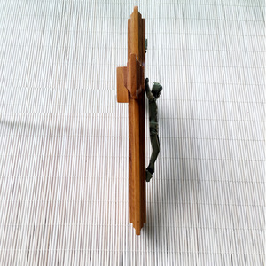 Komi 2024 New Multi-Hai Lớp Rắn Sồi Với Vàng Phụ Kiện Gỗ Chữ Thập Chúa Giêsu Tường Treo Đồ Trang Trí - Product Image 4