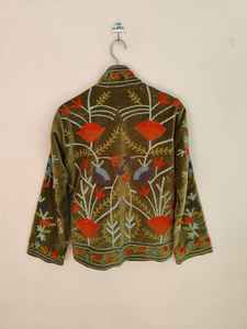 Chaqueta Suzani de Lujo Hecha a Mano, Bordado Floral de Terciopelo, Estilo Bohemio, Prenda de Arte Folclórico, Regalo para Ella, Abrigo Suzani, Chaqueta de Terciopelo - Product Image 6