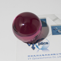 Lentille boule de verre rubis de 60mm de diamètre optique personnalisable Lentilles boule de cristal rouge avec support OEM