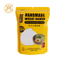 Op maat gemaakte logo bedrukte vierkante bodem vochtbestendige diepvriesvoedselverpakking met ritssluiting en transparant venster voor ramen noodles
