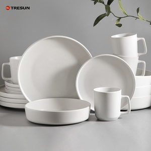 <span class=keywords><strong>Service</strong></span> de table en grès de 16 <span class=keywords><strong>pièces</strong></span> pour 4 personnes, comprenant assiettes, tasses et bols, couleur blanc mat émaillé, <span class=keywords><strong>vaisselle</strong></span> en céramique de qualité A, direct usine, économique - Product Image 1