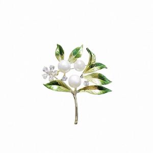 Broche de esmalte verde con hojas florales blancas para mujer, broches de lirio de los valles, joyería para mujer, accesorios de broche - Product Image 6