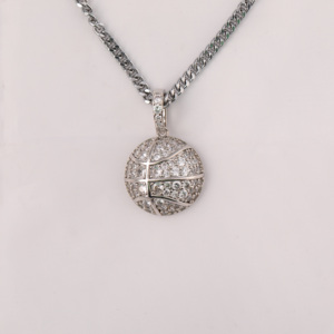 Colgante Estético en Forma de Balón de Voleibol con Diamante Redondo Cultivado en Laboratorio en Oro Sólido de 14 Quilates para Todas las Ocasiones para Hombres y Mujeres - Product Image 1