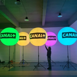 Palla Gonfiabile LED Personalizzata con Treppiede, Ideale per Festival Musicali/Eventi Notturni/Decorazioni/Interazione con il Pubblico/Palcoscenici - Product Image 1