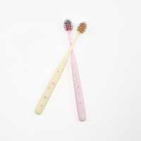 Brosses à dents à poils doux pour usage domestique, nettoyage en douceur, pour adultes, design innovant tendance, brosse à dents pour soins bucco-dentaires