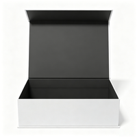 Boîtes cadeaux pliables magnétiques blanches imprimées sur mesure avec intérieur noir, vente en gros pour l'emballage de vêtements et de cosmétiques