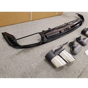 Diffusore posteriore nero con tubi per <span class=keywords><strong>Audi</strong></span> <span class=keywords><strong>A6</strong></span> C8 2019-2022 aggiornamento originale S6 tipo paraurti posteriore per auto labbro diffuso con tubi di scarico - Product Image 3