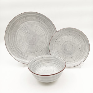 Juego <span class=keywords><strong>de</strong></span> <span class=keywords><strong>Vajilla</strong></span> <span class=keywords><strong>de</strong></span> <span class=keywords><strong>Gres</strong></span> Blanco con Espiral y Diseño Moteado, Estilo Rústico con Borde Rojo Hecho a Mano - Product Image 4