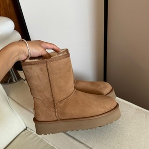 Sangpo Botas <span class=keywords><strong>de</strong></span> nieve Punta Suela gruesa Nuevo invierno Piel <span class=keywords><strong>de</strong></span> oveja Lana Integrada Media pantorrilla Aumento <span class=keywords><strong>de</strong></span> altura Botas <span class=keywords><strong>de</strong></span> piel <span class=keywords><strong>de</strong></span> algodón cálido para mujer - Product Image 1