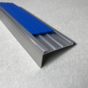 Profilé de nez de marche moderne en aluminium lumineux, résistant à l'eau, antidérapant, pour la sécurité des escaliers intérieurs/extérieurs, garniture de carrelage en forme de nez de taureau - Product Image 3