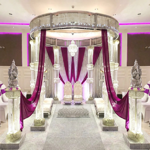 Mandap de mariage en cristal à succès avec lumières LED, piliers en cristal, mandap pour mariage, mandap de mariage en cristal métallique éclairé, Espagne - Product Image 1