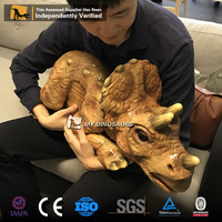 Mon Dino DH014 Équipement de terrain de jeu Marionnette de dinosaure réaliste en 3D Tricératops