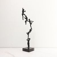 Statue Métallique Abstraite Humain-Échelle, Sculpture d'Art Nordique pour Décoration Intérieure