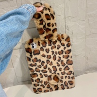 Étui pour tablette en peluche douce à oreilles longues de lapin 3D mignon, motif léopard, avec emplacement pour stylo, pour iPad 10 2022, housse en fourrure de lapin pour iPad 11 A16 2025