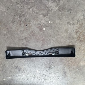 โตโยต้า Rx270 2013 กรอบป้ายทะเบียนหน้า ระยะห่างรู 177 มม. ชนิดฝังวัสดุ PP - Product Image 2