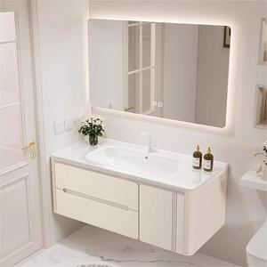 Meuble de salle de bain blanc simplifié avec miroir en verre alvéolé, vasque blanche et corps de meuble suspendu - Product Image 4