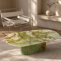 Table à manger en onyx vert de luxe pour projets hôteliers et de villas