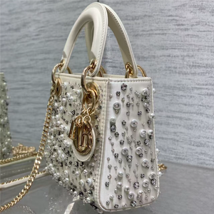 Bolso de Cuero Vacuno de Diseño, Hecho a Mano y Personalizado, Producción en 5 Días, Elegante Bolso de Mano con Asa Superior - Product Image 2