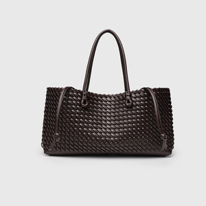 Tas Tote PU Anyaman Tangan Cokelat Tua Kapasitas Besar Resleting Tahan Air Tekstur Anyaman Tas Belanja Wanita Tas Tangan Vintage untuk - Product Image 1
