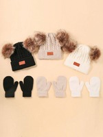 Ensemble bonnet tricoté pour bébé avec double pompon en fausse fourrure, motif torsadé doux, chaud, pour l'extérieur, avec écharpe et gants assortis