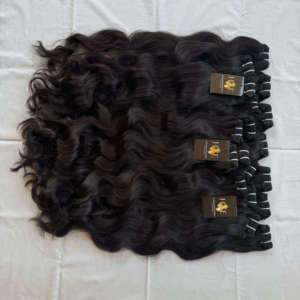 Vendeurs de cheveux vierges indiens de qualité supérieure Faisceaux de cheveux humains Body Wave Fournisseurs de cheveux indiens bruts bouclés au temple - Product Image 1