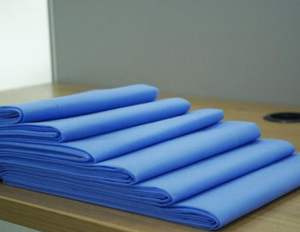 La tela no tejida SSMS de calidad ofrece una filtración superior, resistencia, transpirabilidad y protección que cumplen con los estándares de higiene industrial. - Product Image 6