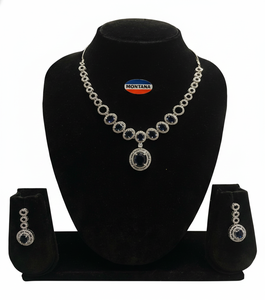 Ensemble de colliers AD avec placage en rhodium et accents de perles, bijoux modernes et élégants pour femmes, pour les occasions de mariage, les fêtes et les cadeaux - Product Image 6