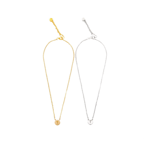 Collana con Ciondolo a Forma di Lettera T in Acciaio Inossidabile Angelina, Placcata Oro con Catena a Serpente, Gioiello Minimalista Unisex per Uso Quotidiano, Idea Regalo - Product Image 1