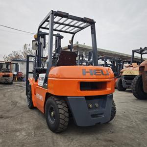 Montacargas Diésel Usado de 3 Toneladas con Desplazador Lateral Hidráulico, Neumáticos Sólidos, Alta Calidad, Precio Económico, Buen Estado para Almacén - Product Image 3