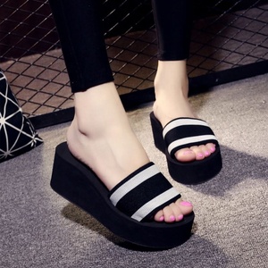 Nouvelles sandales d'été coréennes pour femmes à bout ouvert en mousse, à talon ultra-haut et plateforme, avec semelles compensées épaisses, intemporelles et tendance, chaussures de mariage - Product Image 2