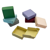 Boîte en carton ondulé de vernissage brillant avec revêtement UV personnalisé pour bijoux montres parfumées-papier kraft couleur imprimée en relief