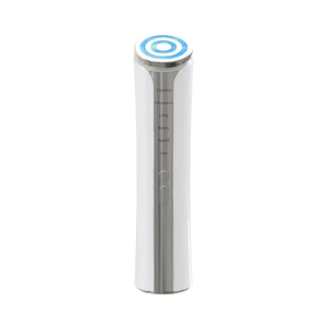 L'instrument radiofréquence intelligent à couches multiples agit avec précision sur le segment du derme pour stimuler la régénération du collagène - Product Image 1