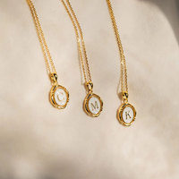 Colliers et bracelets tendance en acier inoxydable plaqué or massif 14 carats, résistants à l'eau et anti-ternissement, avec breloques A-Z pour femmes