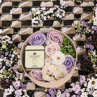 Coffret Cadeau Bougie Parfumée Aromathérapie Rose Éternelle Savon Artisanal à la Cire d'Abeille Boîte de Fleurs pour la Saint-Valentin Demandes en Mariage - Nouveauté