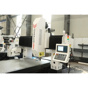 Fraiseuse à portique CNC légère Siemens DSK1616 à 3 axes, broche à entraînement par courroie, conique BT40, 8000-10000 tr/min, table de 1800x1800x500 mm - Product Image 1