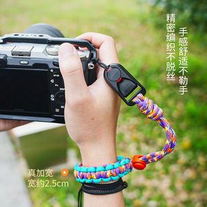 Sangle de poignet artisanale personnalisée unisexe en paracorde de 2,5 cm pour appareil photo, idéale pour l'extérieur - Product Image 1